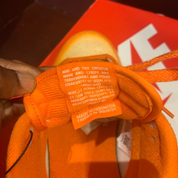 Women’s Nike Dunk Low size 11. Magma orange brand new with original box - Picture 7 of 10